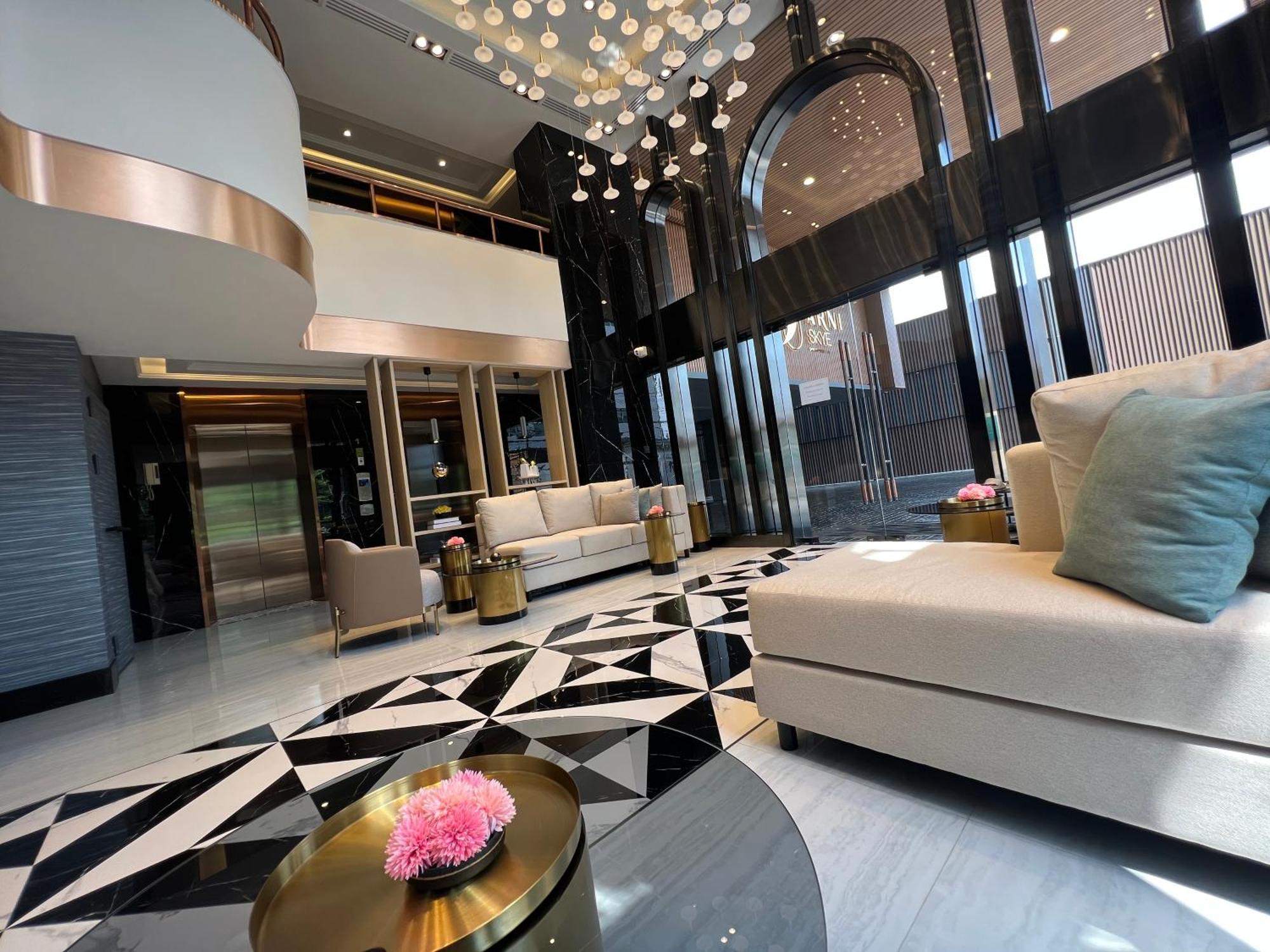 Arni Skye Hotel バンコク都 エクステリア 写真