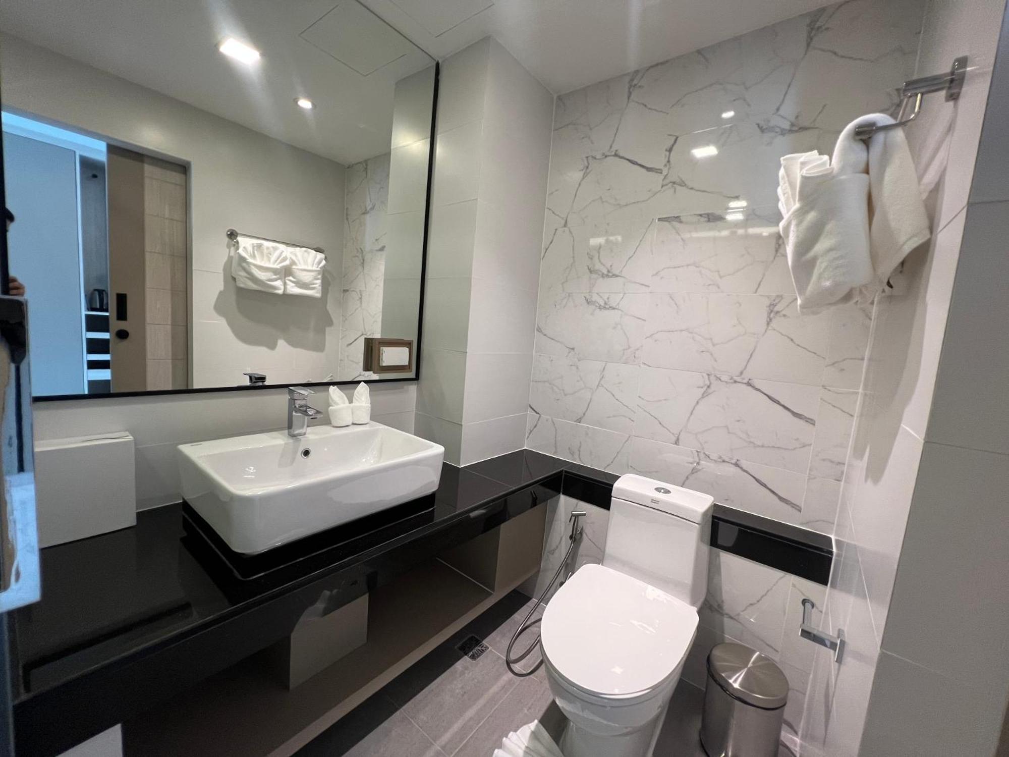 Arni Skye Hotel バンコク都 エクステリア 写真